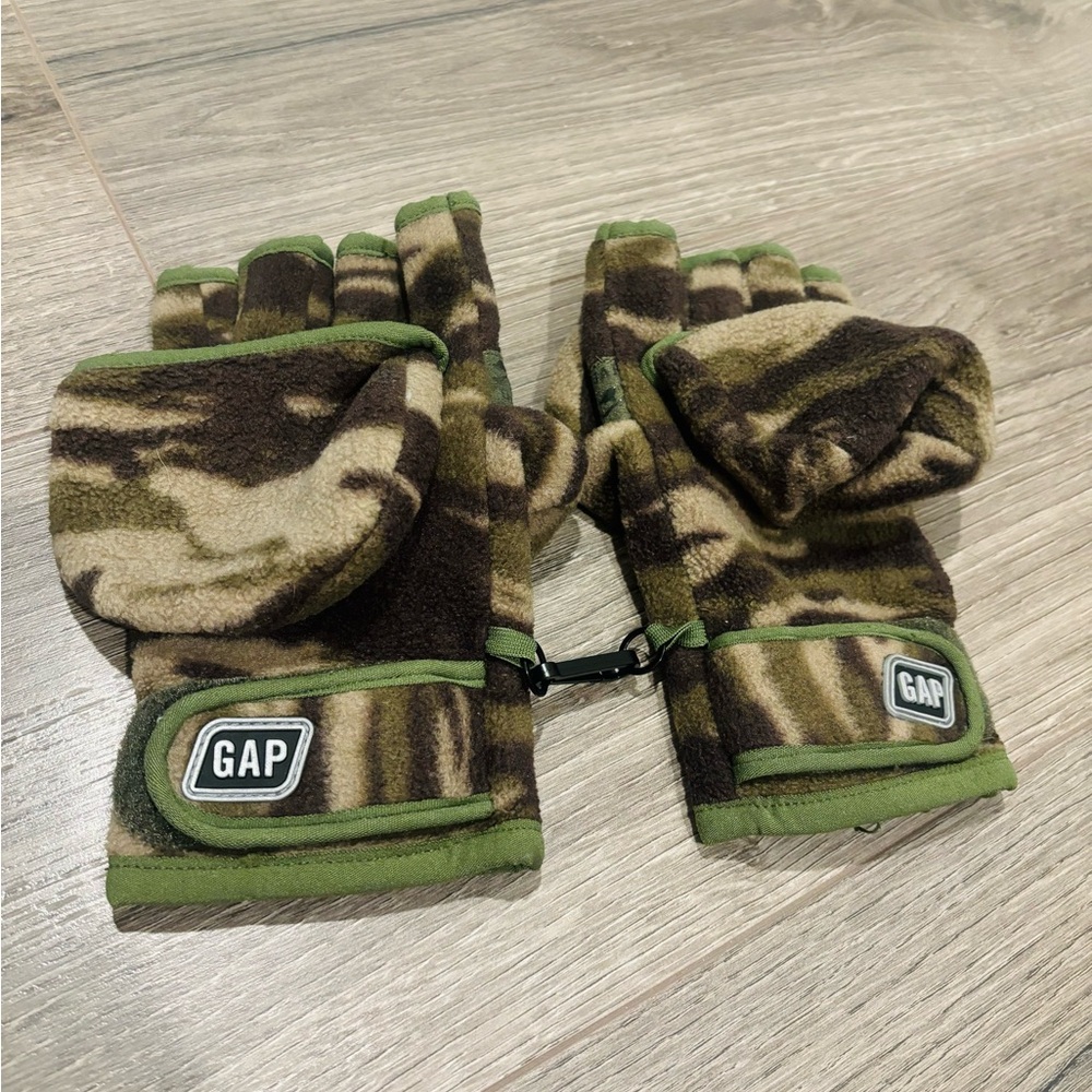 GAP kids Green & Brown size L Camo Fleece Gloves Removable Mittens winter snow